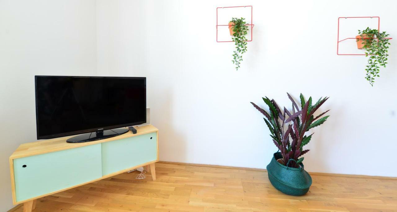 2 Bedrooms @ The U3 Subway Wenen Buitenkant foto